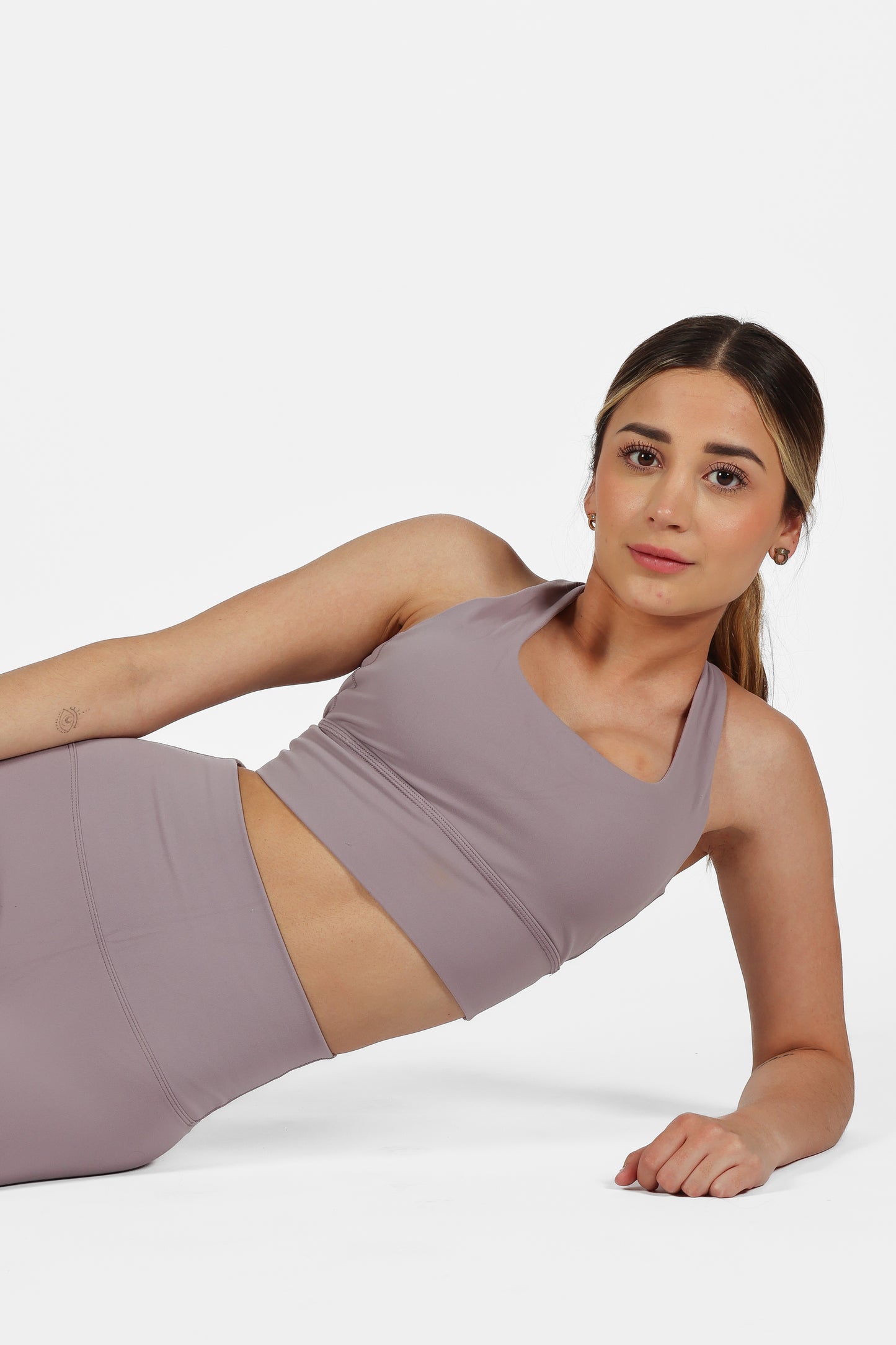 Light lilac basic sport bra